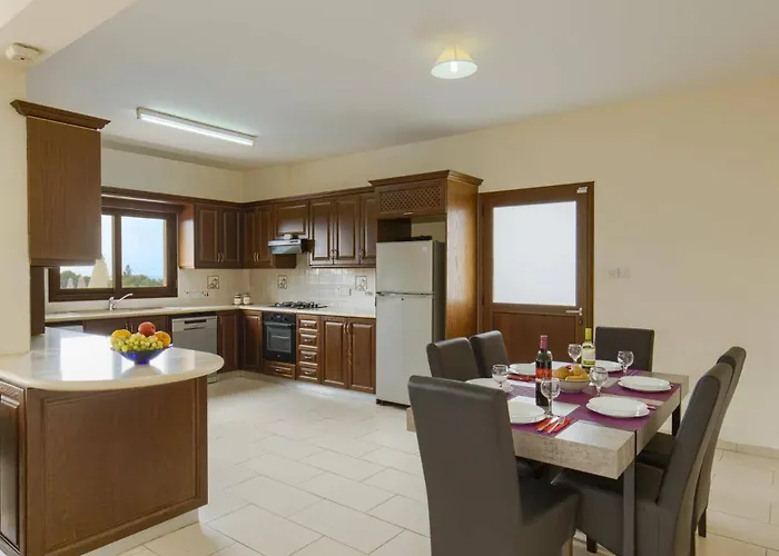 Cypria Maria By Vila *